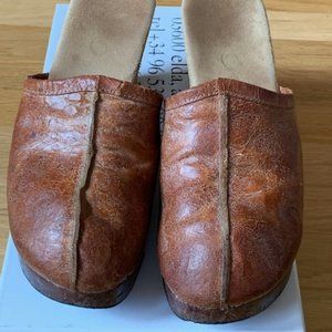 Callen Cordero Classic Clogs Size 37